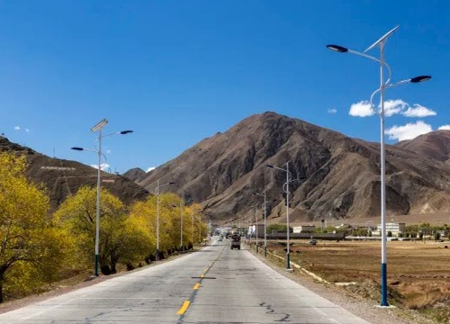 公路太陽(yáng)能路燈